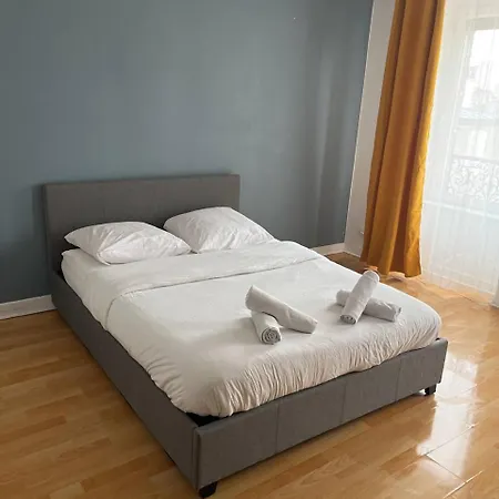 Apartman Centre Avec Machine A Laver Sechante Et Lave Vaisselle *