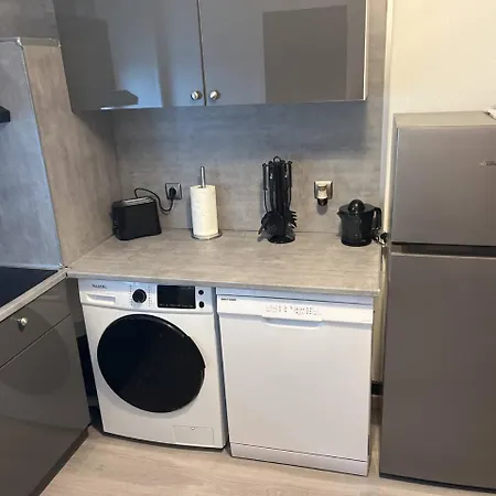 Centre Avec Machine A Laver Sechante Et Lave Vaisselle * Breszt